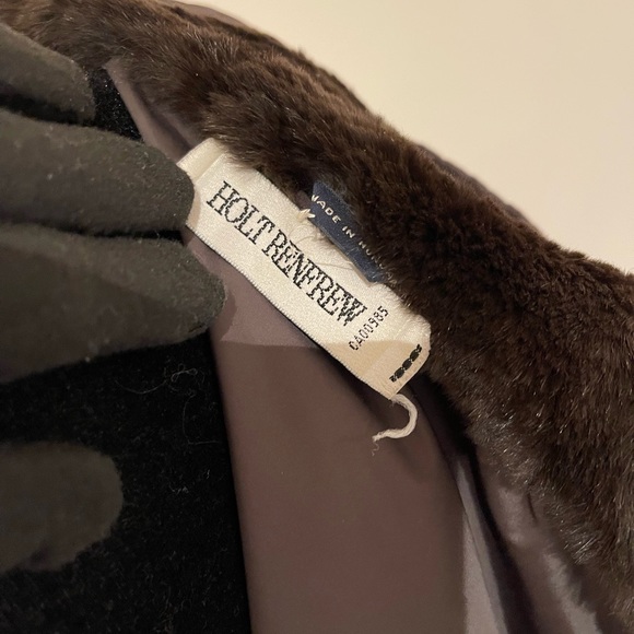 ‘S MaxMara down jacket with rabbit fur inside the hood. - Picture 8 of 13
